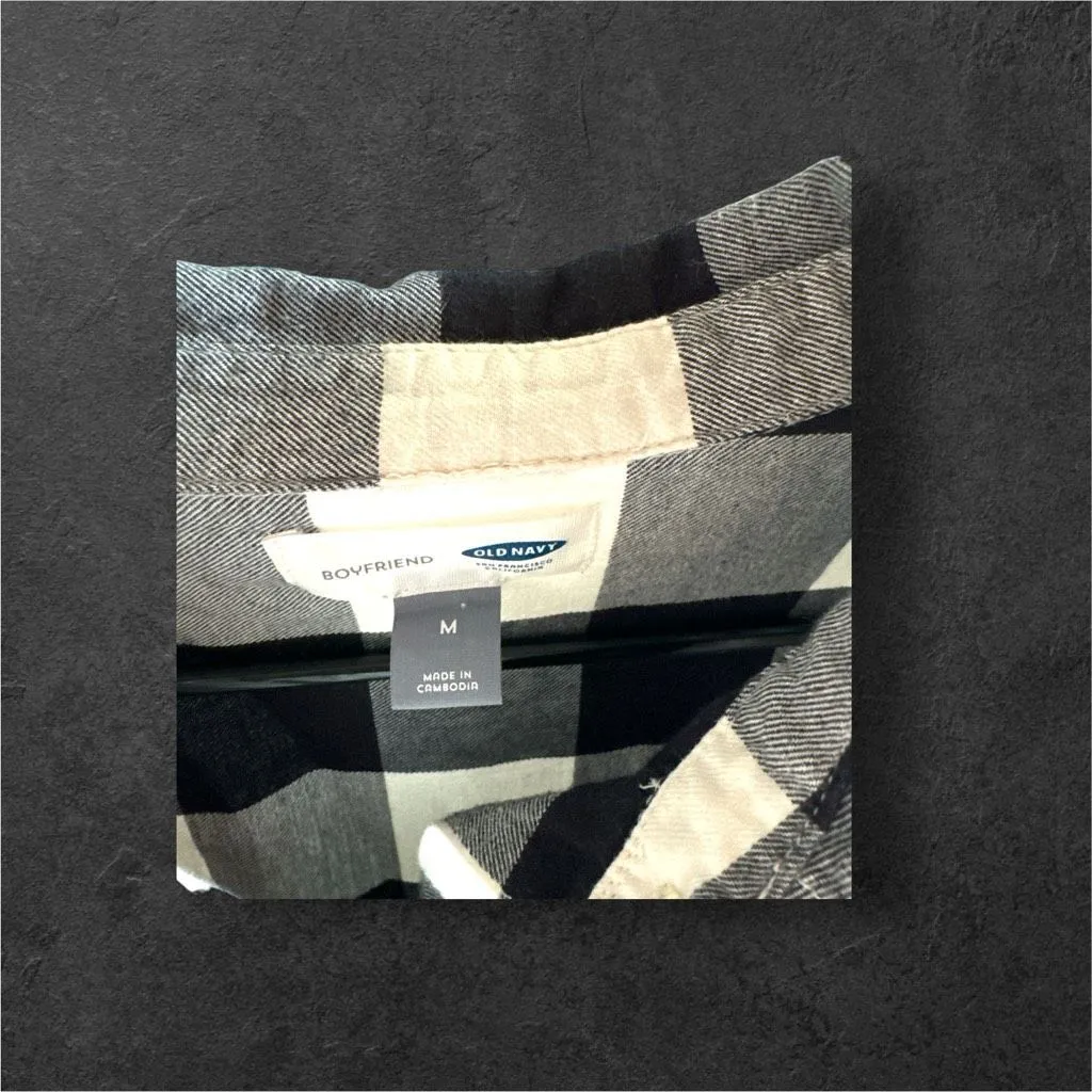 Old Navy Women's Buffalo plaid boyfriend flannel with pockets sz M campfire cabi - Image 5