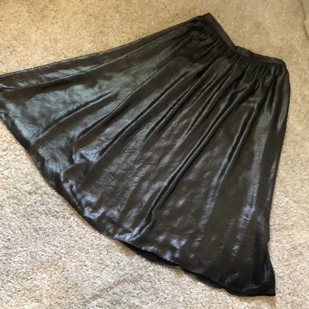 Zara metallic color midi skirt - Image 4