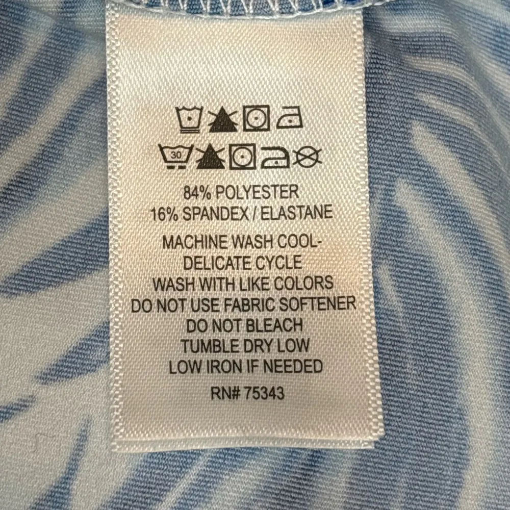 Tommy Bahama Women's Golf Tennis summer UPF 50 Blue Floral Sleeveless Top large - Image 11