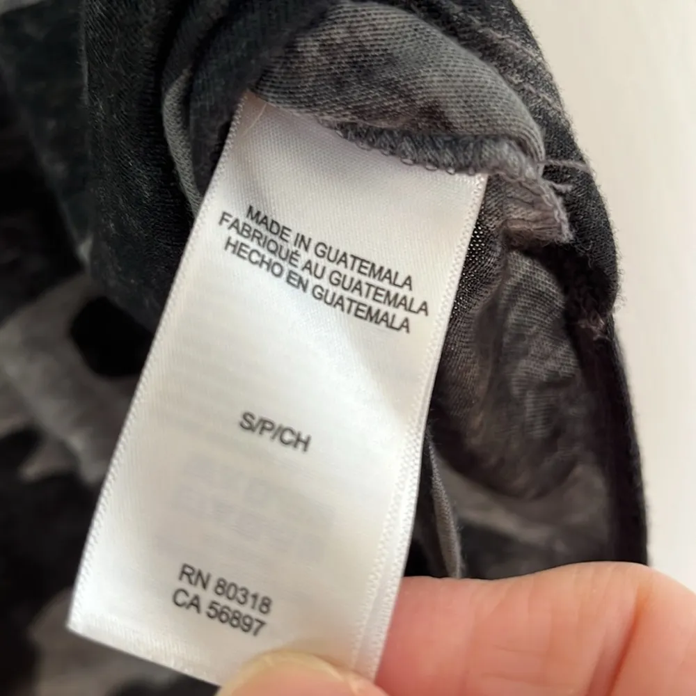 Super Cute Camo V-neck High/Low Top - Image 5