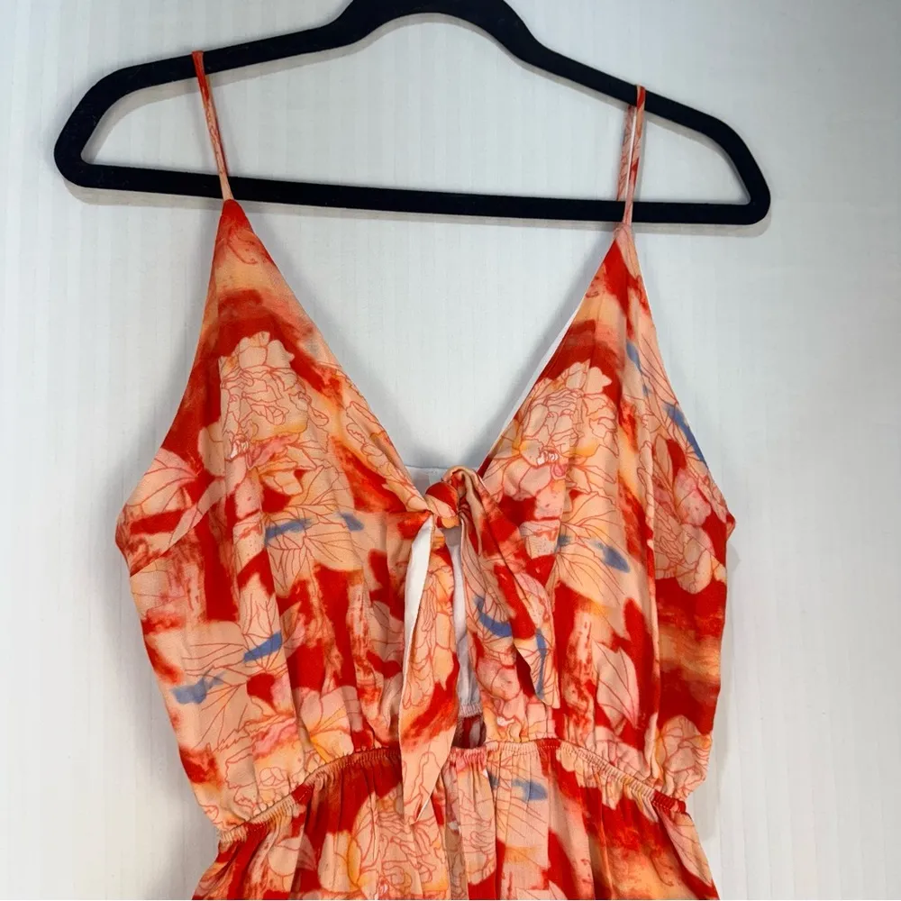 Honey Punch Floral Red/Orange Romper Size Large Sweetheart Neckline Tie Front - Image 3