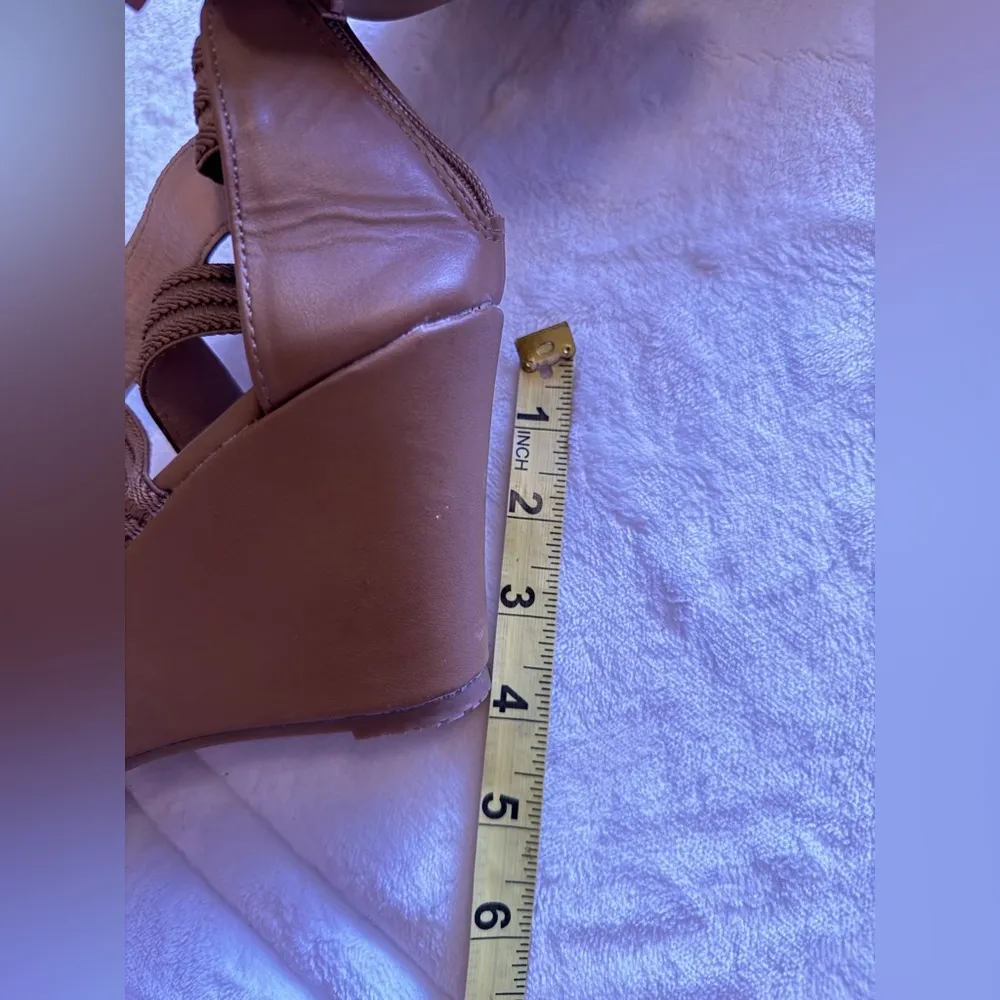 Sandal up wedges light brown women back zipper wedges sandals size 8 - Image 8