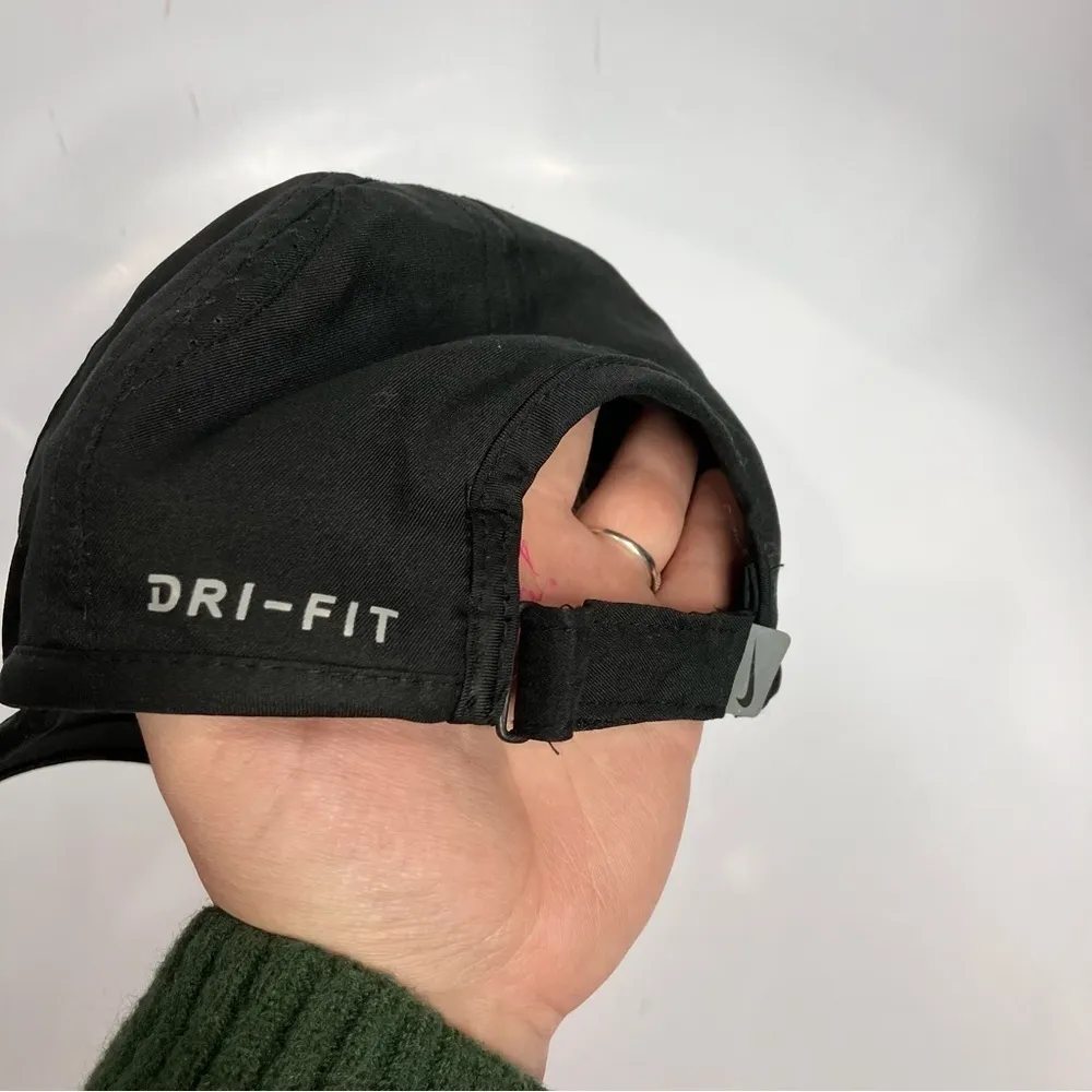 Nike feather light‎ dri-fit hat one size - Image 3