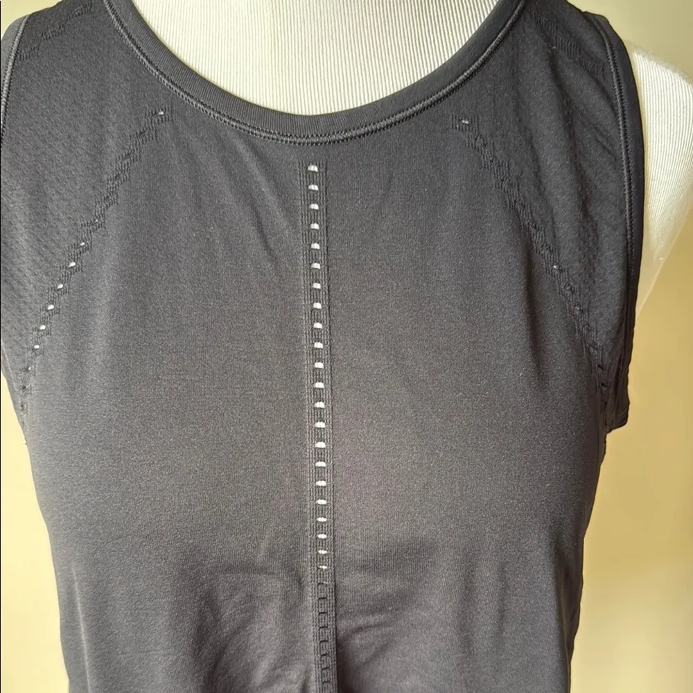 Athleta Foothill Black Seamless Split back Tank Top - Image 3