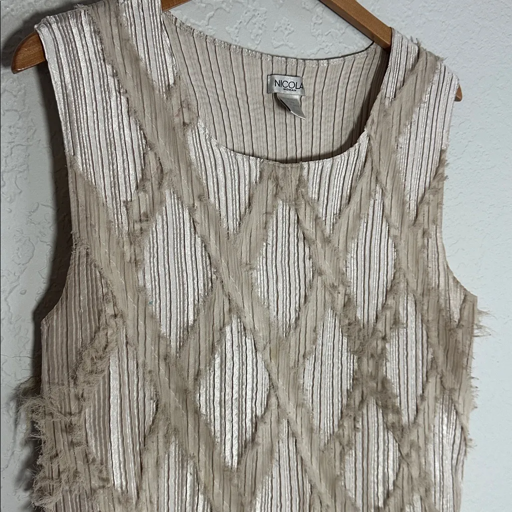 Nicola Textured Beige Sleeveless Top Pleated Accordion Shimmer Diagonal Mesh 3X - Image 2