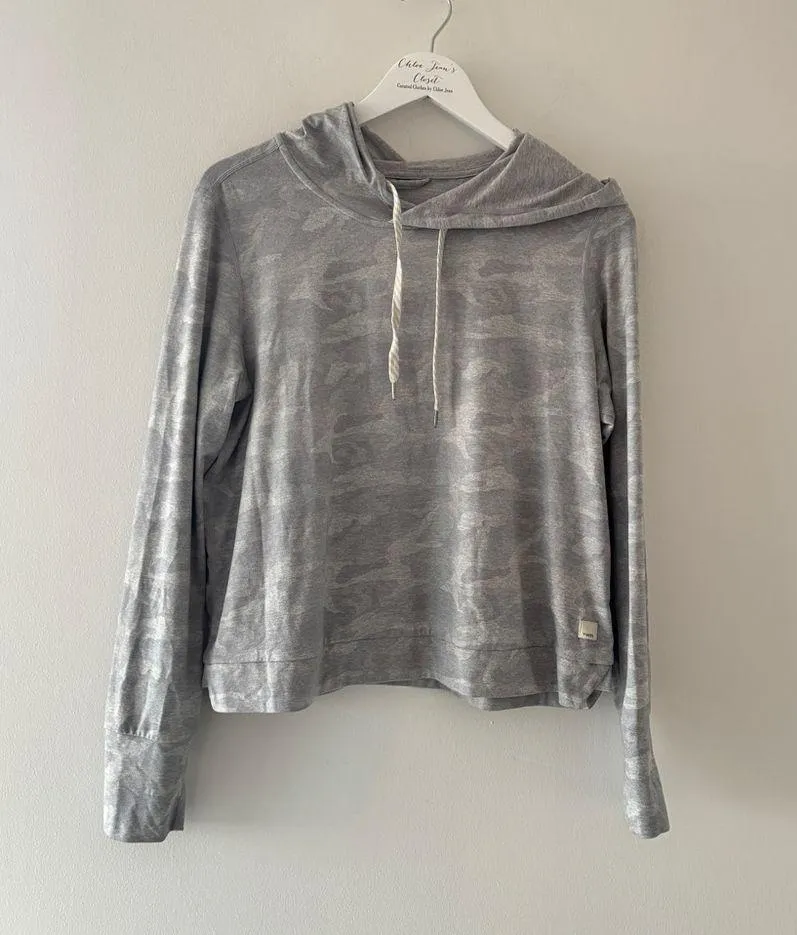 VUORI White Camo Halo Hoodie L - Image 3