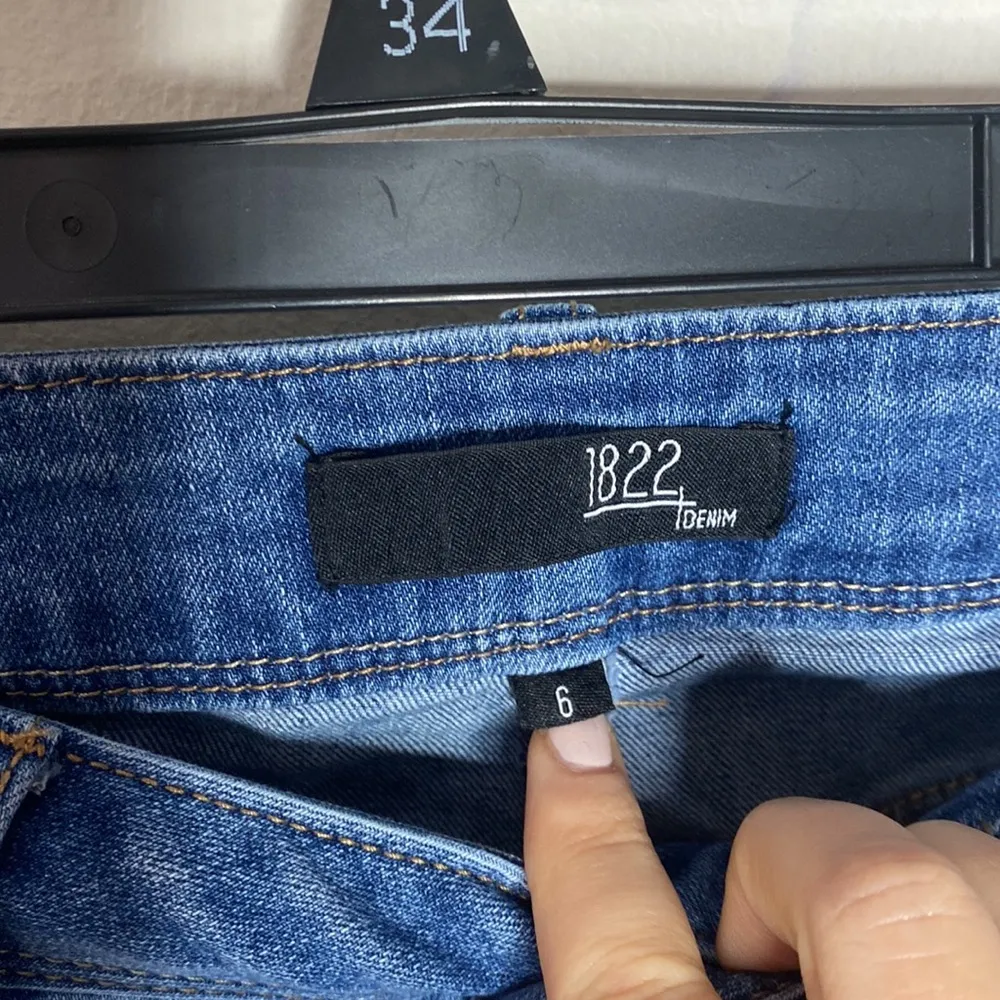 1822 Denim Mid-rise mid wash slim straight leg ankle faded jeans size 6 - Image 10