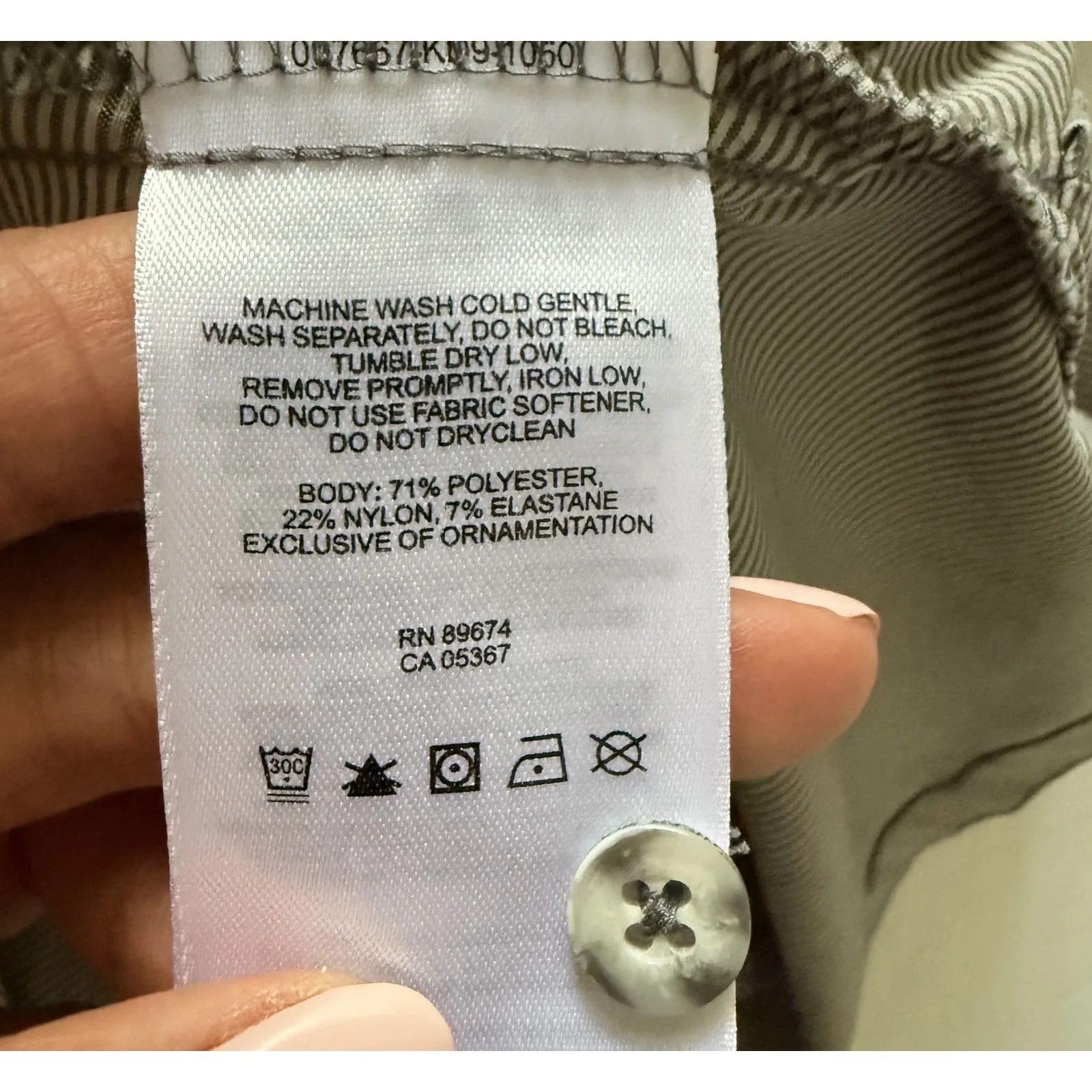 Mountain Hardwear Gray Stretch Hooded Lightweight Button Front Trail Shirt Sz M Size M - Image 6