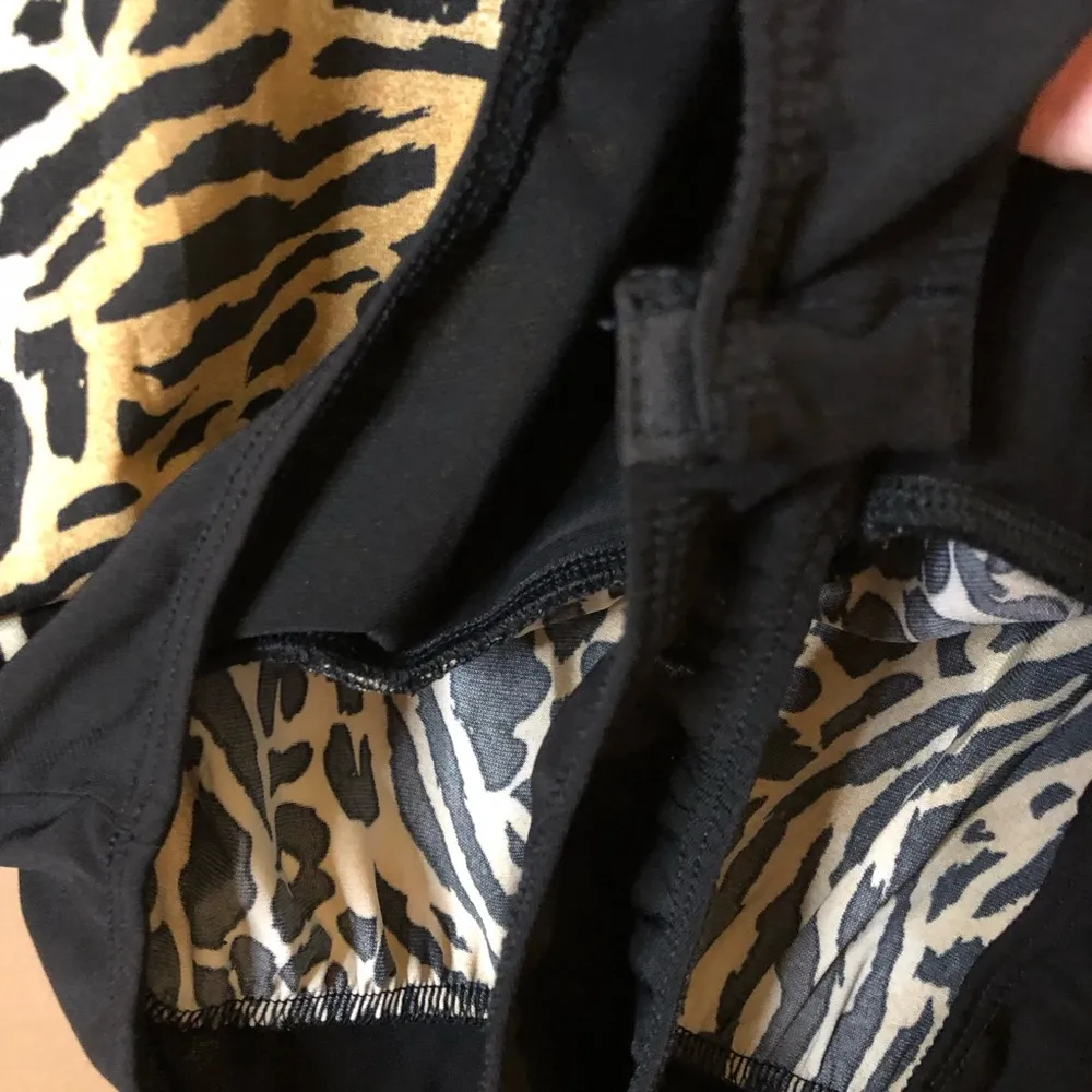 A Love Story Gia Faux Wrap Leopard Print Puff Sleeve Bodysuit Black Brown medium - Image 5