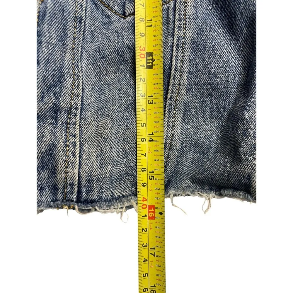Forever21 Medium Wash Raw Hem Cropped Distressed Denim Jacket - Size L - Image 4