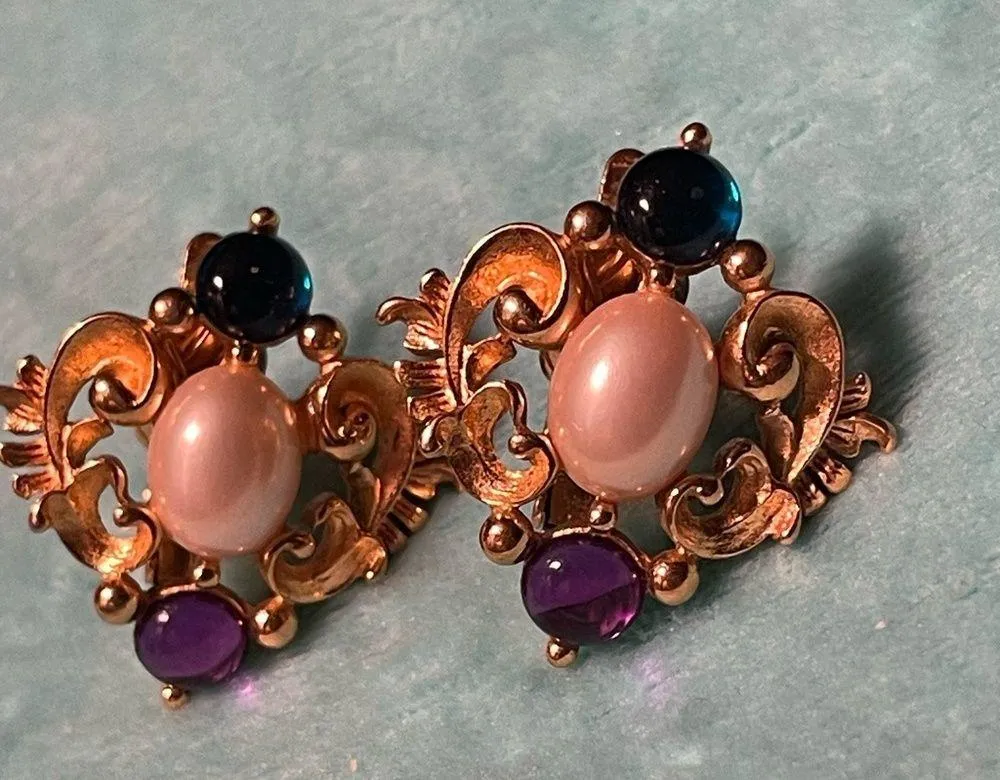 Vintage Trifari Clip On Earrings - Image 3