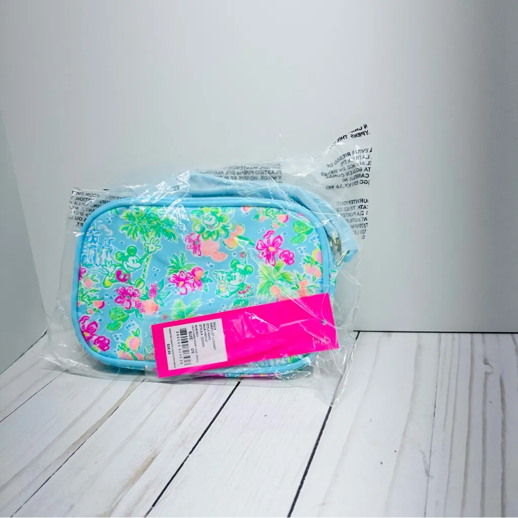Lilly Pulitzer x Disney New Gille Wristlet in Blue Ibiza Cinderella Castle - Image 3
