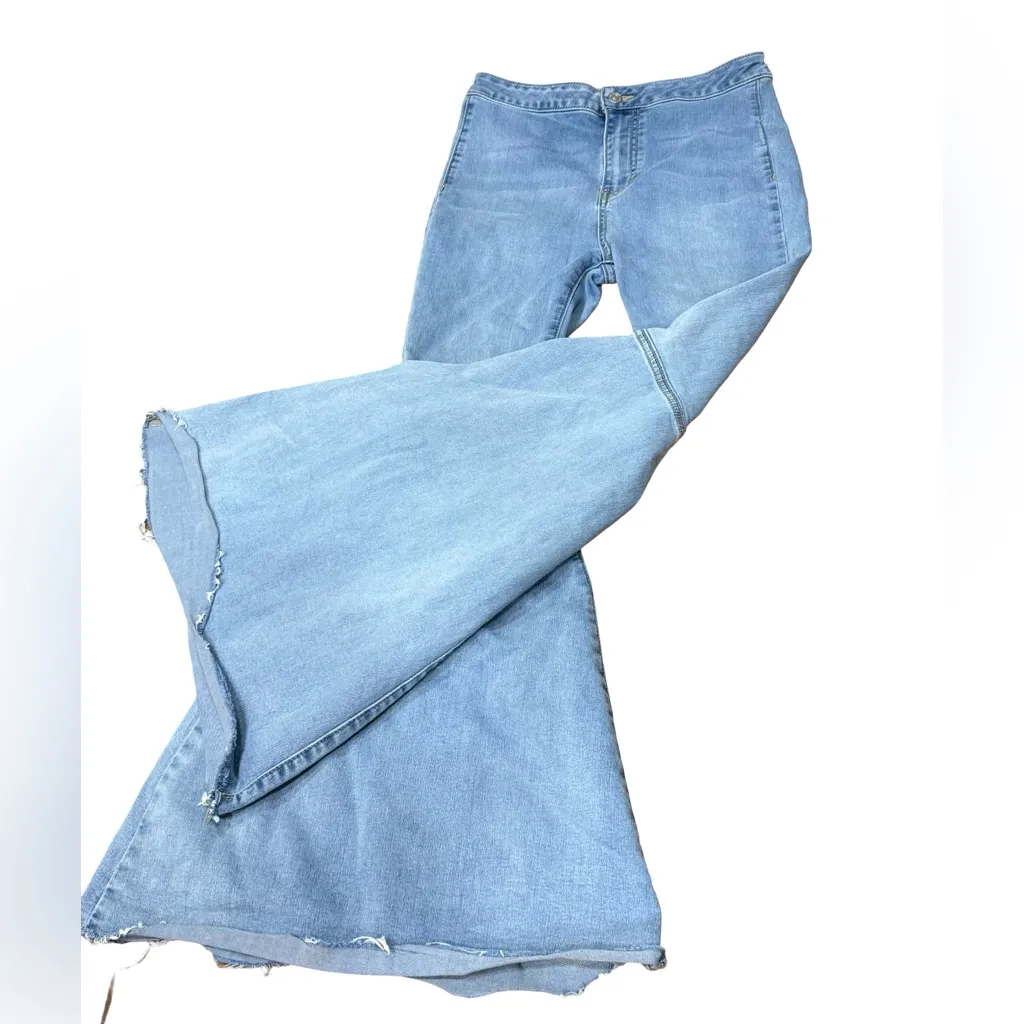 👖 Free People Just Float On Super Flare Bell Bottom Jeans | Size 28 Short 🌟 - Image 6
