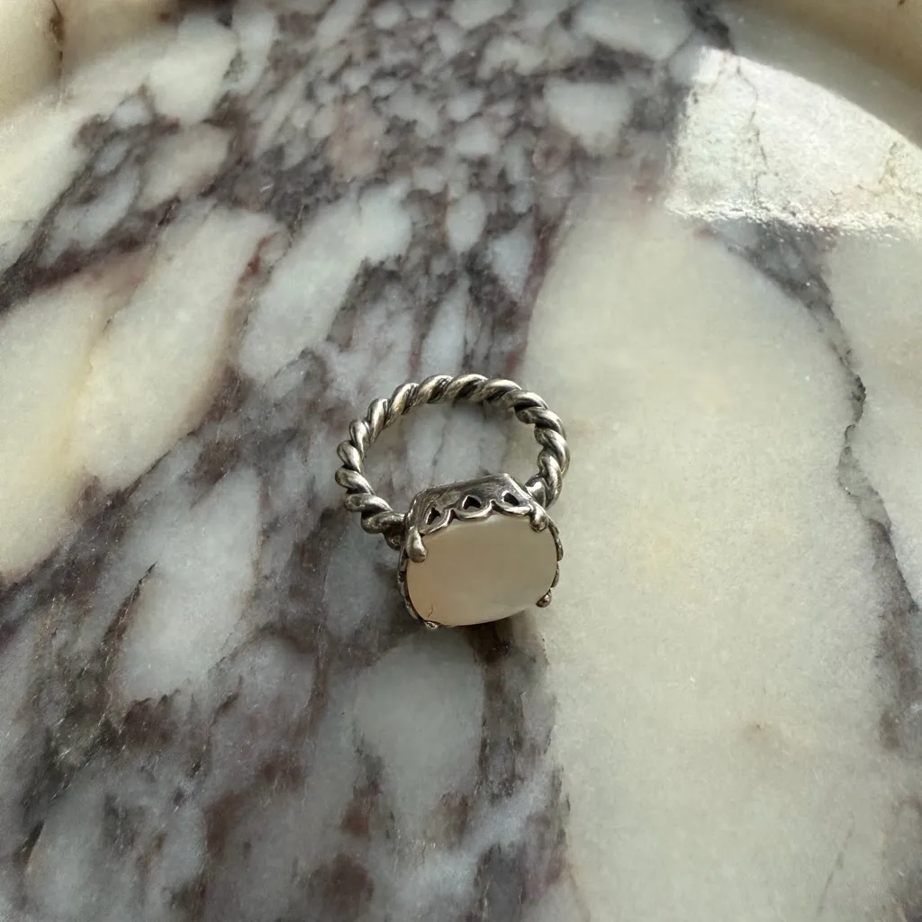 Pandora Serenity Twist Mother of Pearl Ring - Image 6
