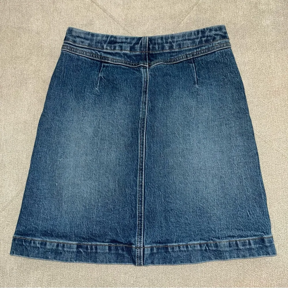 Lucky Brand & Co blue Denim Skirt with buttons and pockets, size 0/25 - Image 4