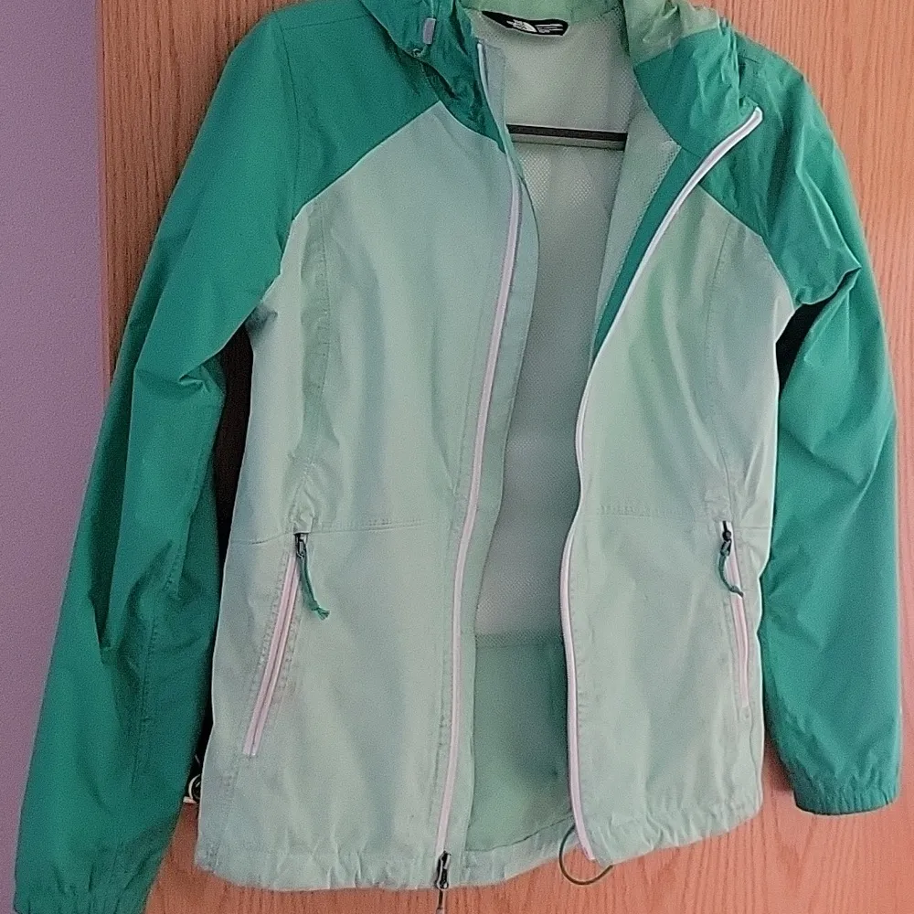 The North Face Hyvent Rainjacket - Image 2