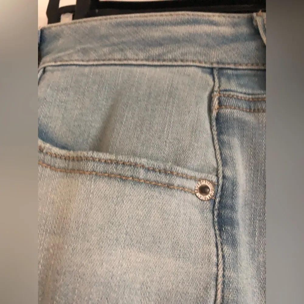 Jean Shorts Size 16 Light-wash Denim NWOT - Image 9