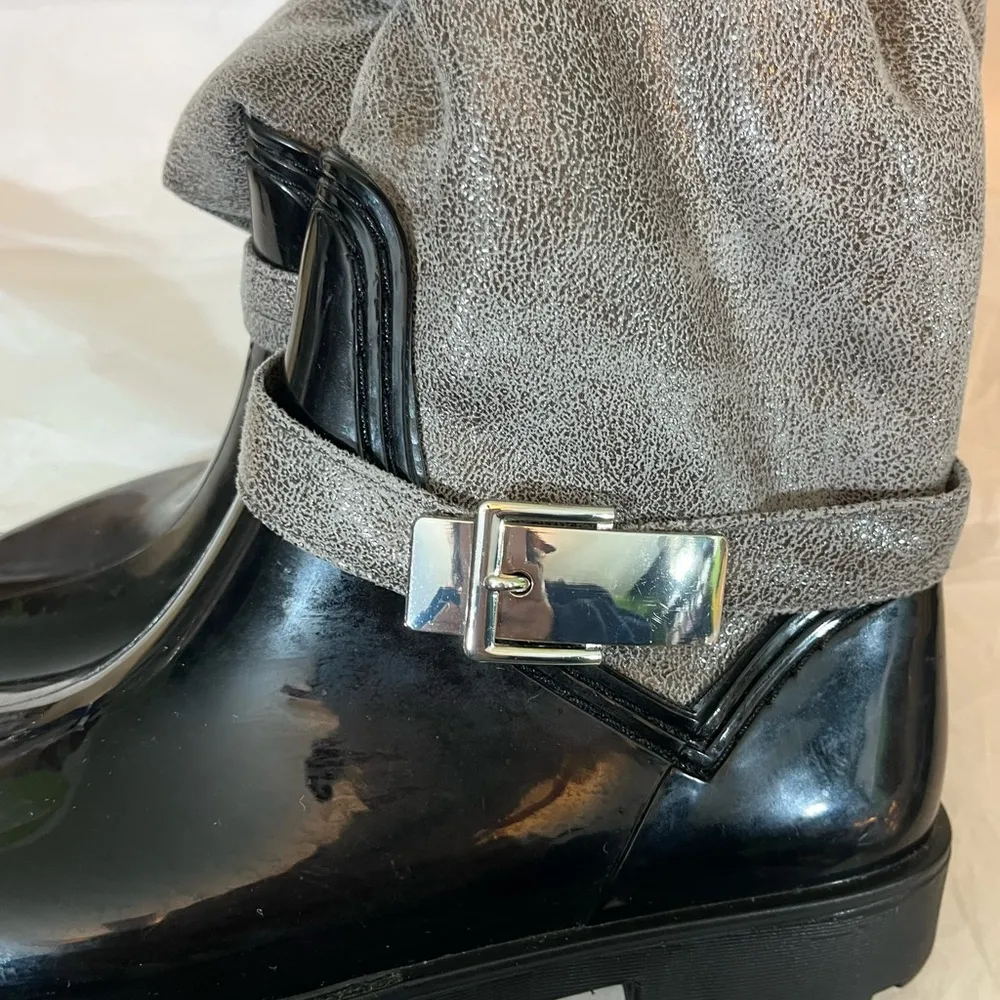 BAMBOO 7.5 STORMY-13 MID CALF FAUX FUR LINED ZIP UP  RAIN BOOT
PREOWNED LIKE NEW - Image 8