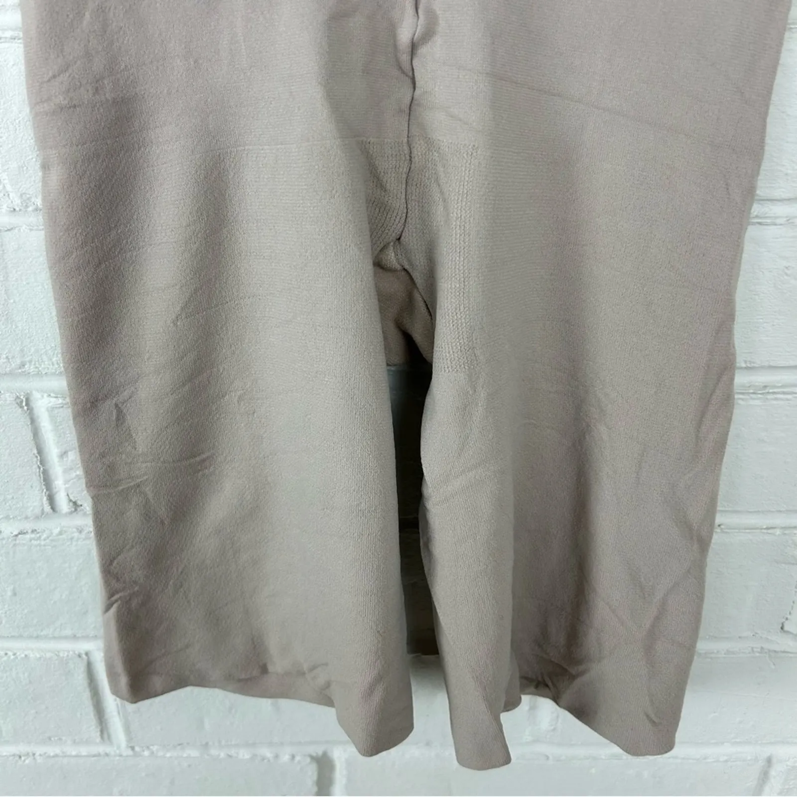 SPANX Neutral Biker Shaping Shorts Size E - Image 4