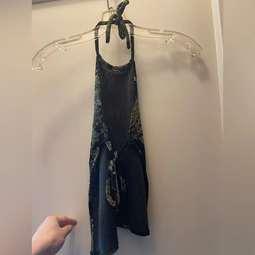 Elegant Black and Gold Paisley Halter Top Size XS - Image 4