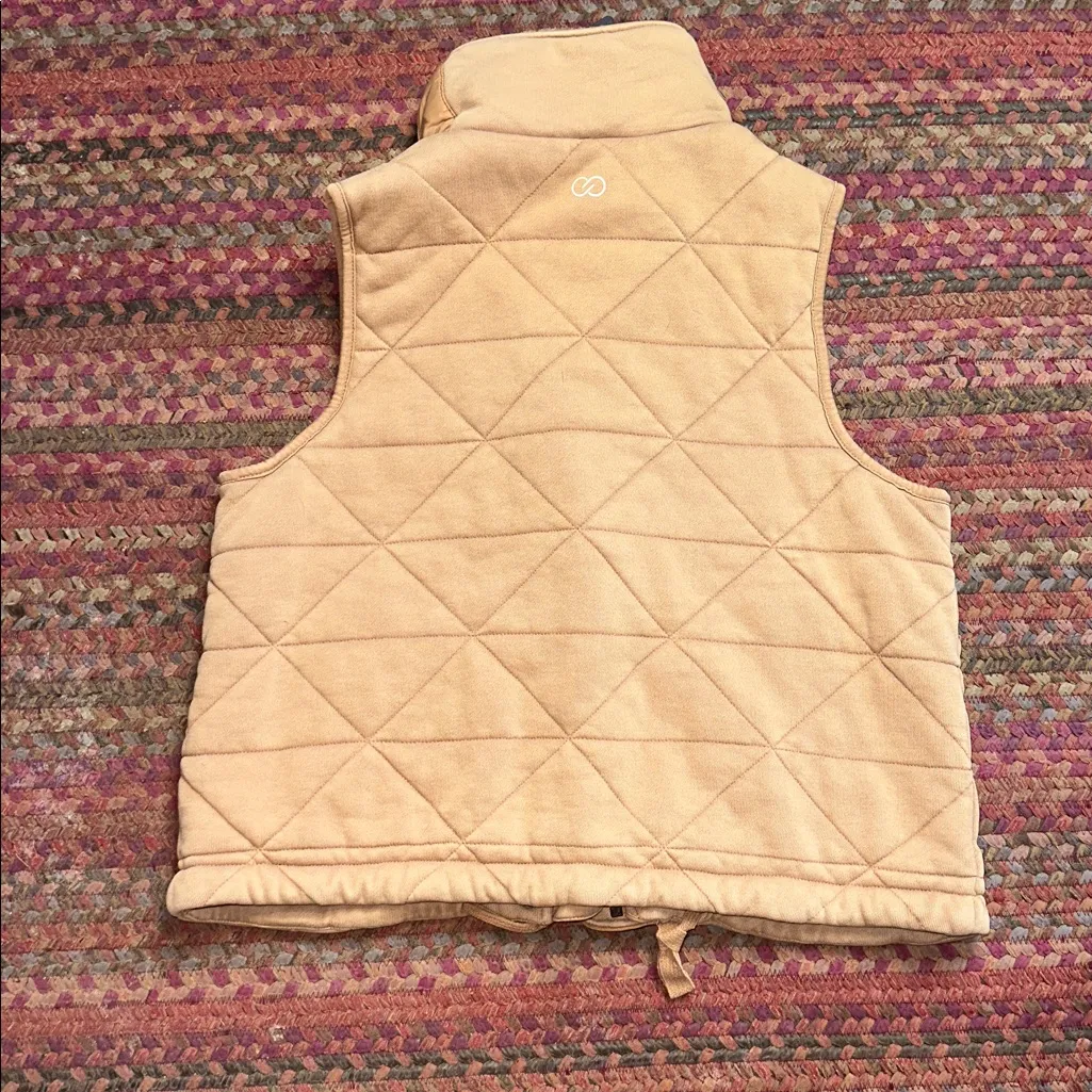 NWT CALIA CROPPED TAN VEST GOLDEN TAFFY QUILTED - Image 4