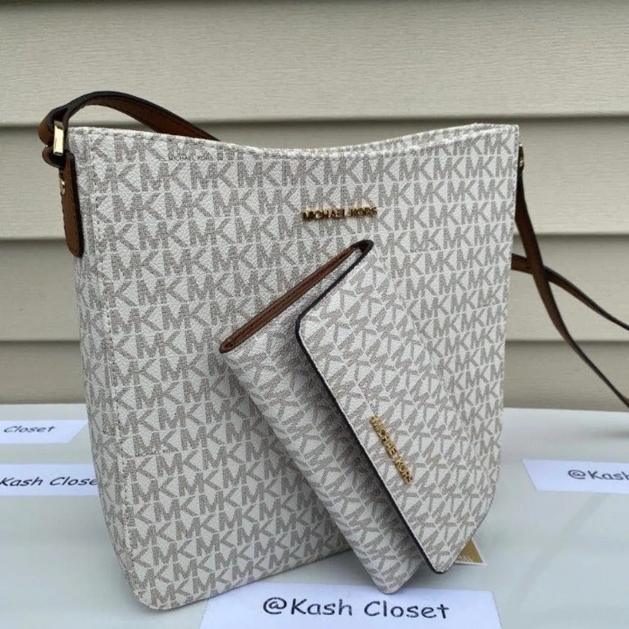 Michael Kors Vanilla Briley Crossbody Bag And Trifold Wallet - Image 2
