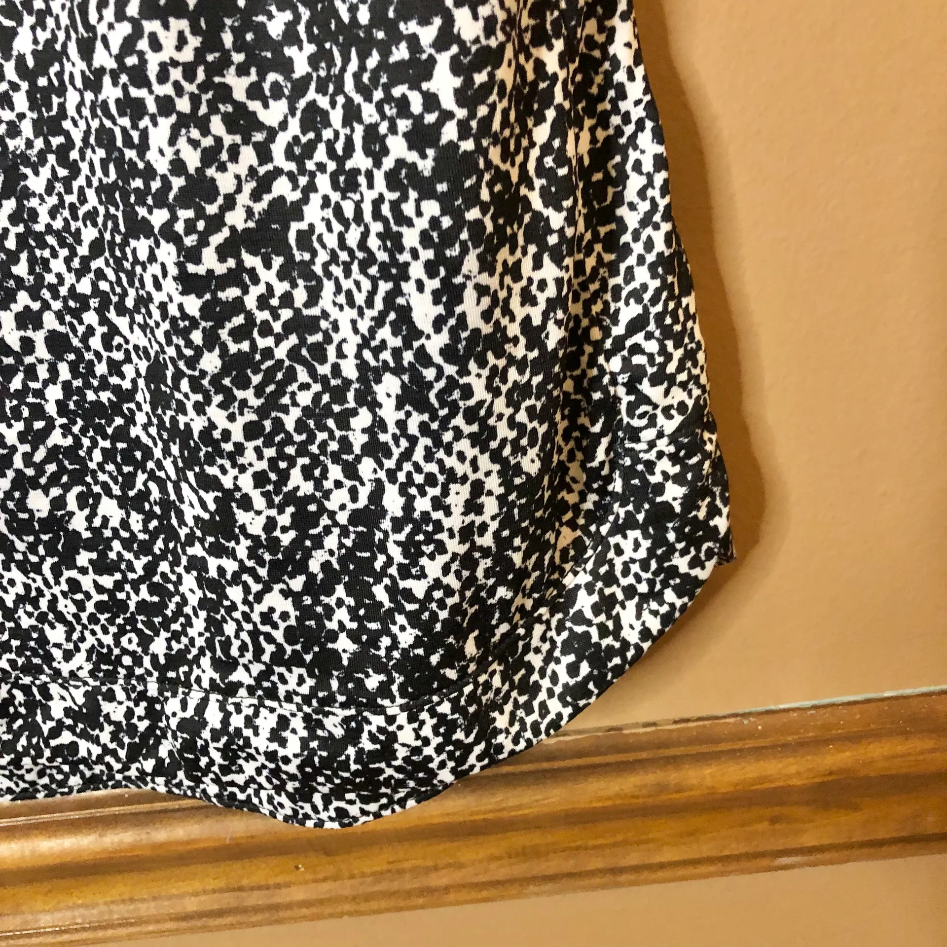 Talbots T by  Cool Slub Short Sleeve Active Tee Abstract Texture Black White S - Image 5