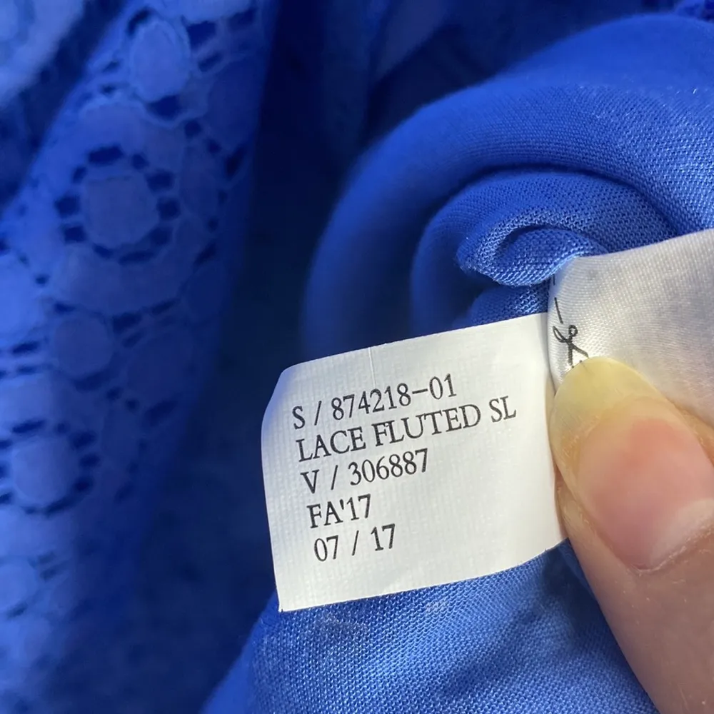 Banana Republic blue lace overlay fluted sleeve blouse size S - Image 13