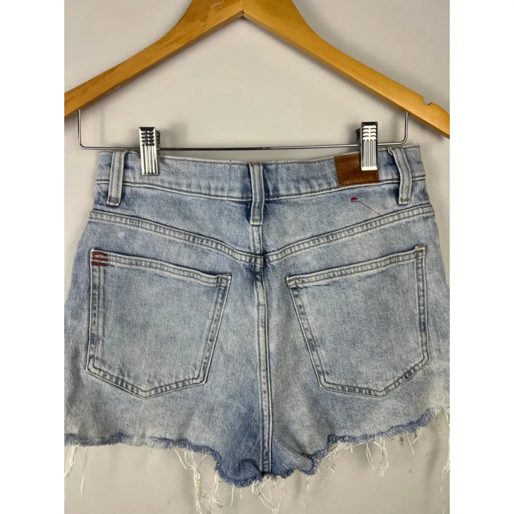 BDG Urban Outfitters Girlfriend Denim Shorts Light Wash Frayed Hem Size 28 - Image 4