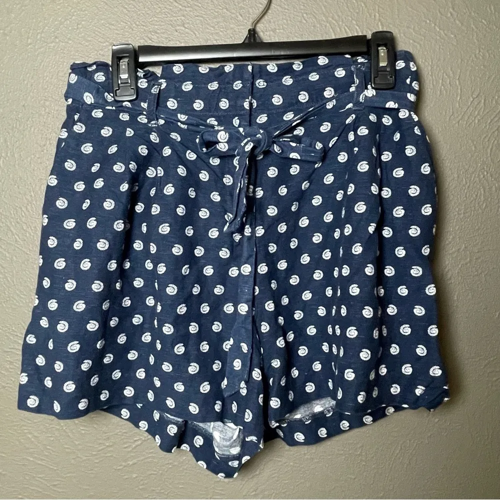 LOFT Navy Printed Paperbag Shorts‎ – Size M – Summer Tie Waist - Image 3