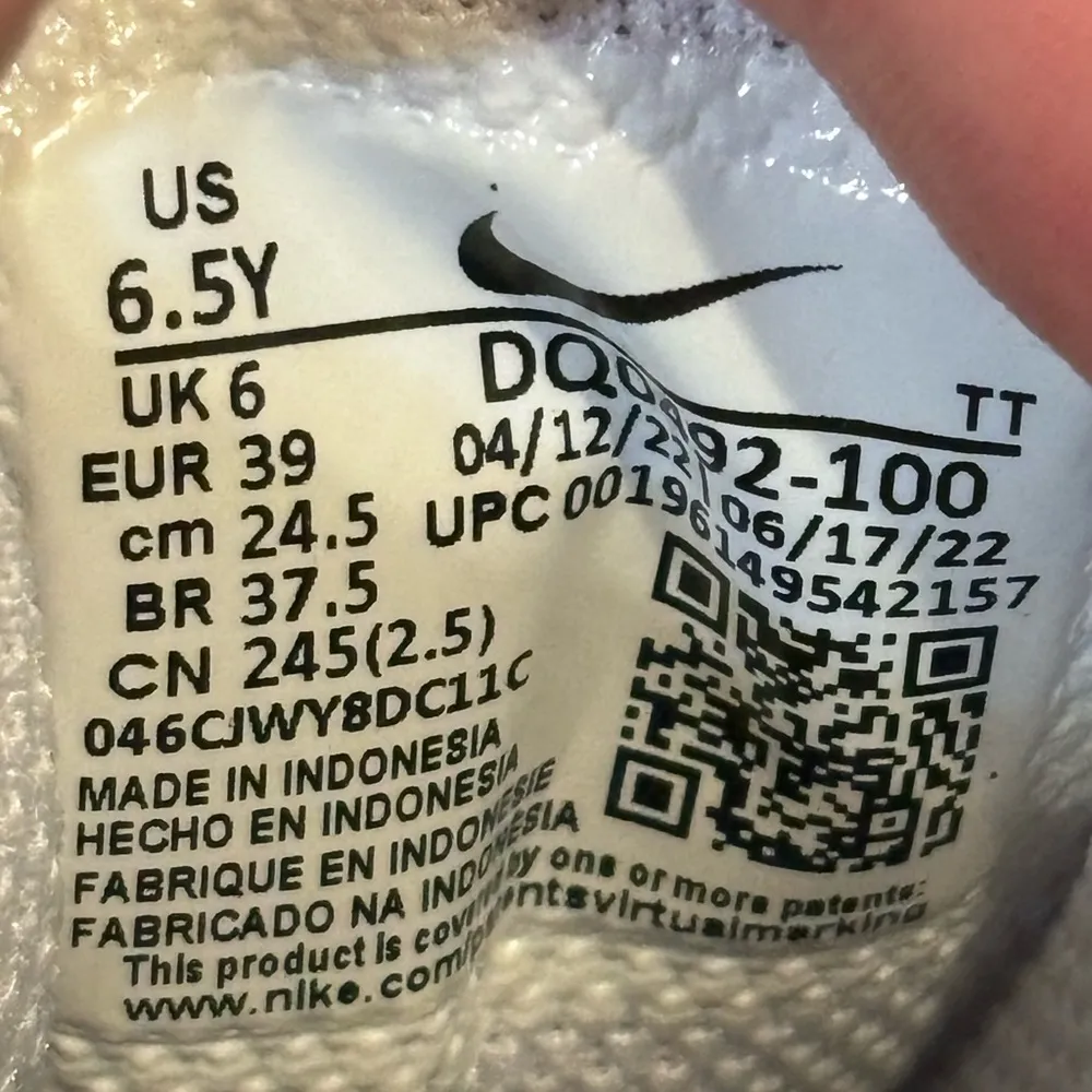 Nike Court Borough Low SE - Image 2