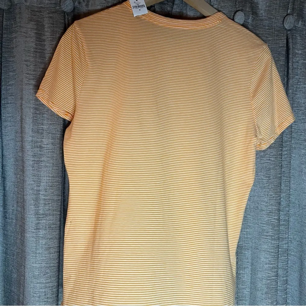 NWT Gap Orange Stripe Short Sleeve Crewneck Tee Shirt Size Medium - Image 9