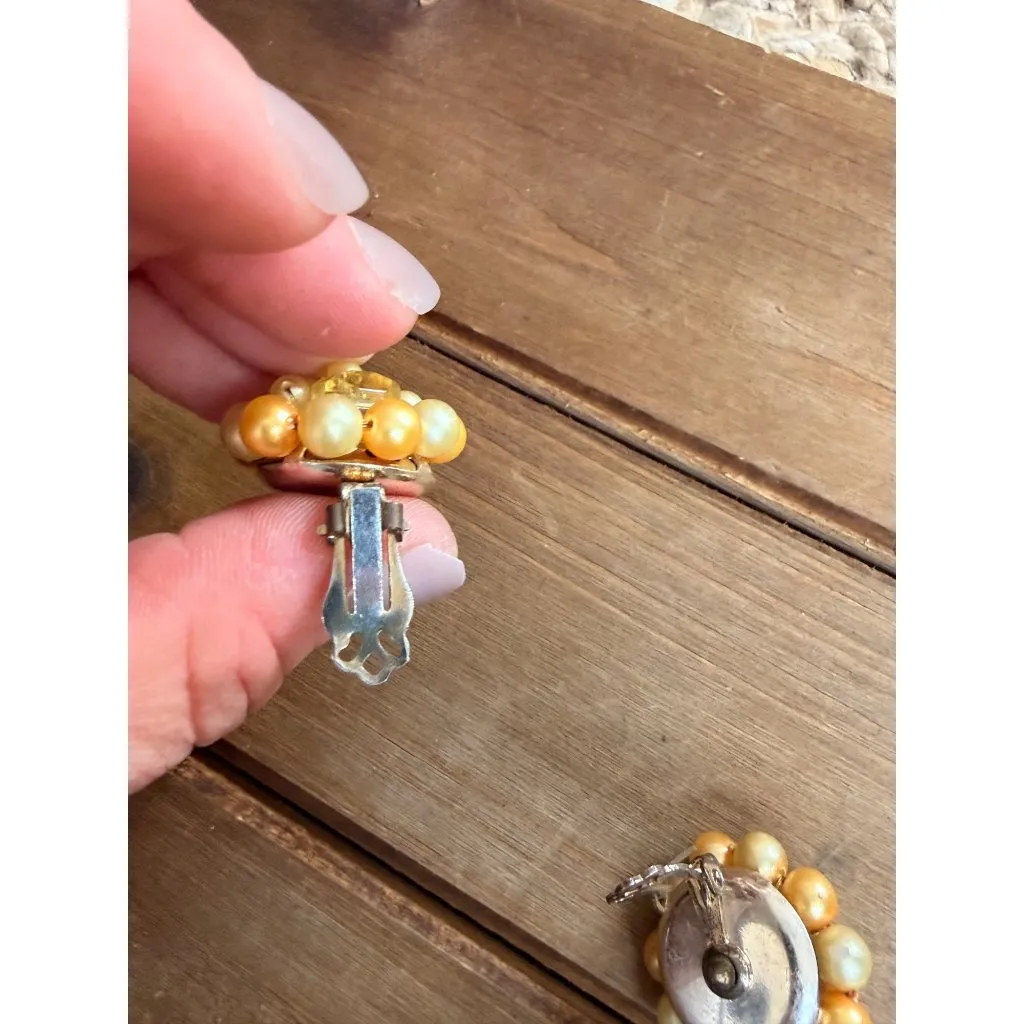 Vintage Gold & Cream Beaded Clip - Image 8