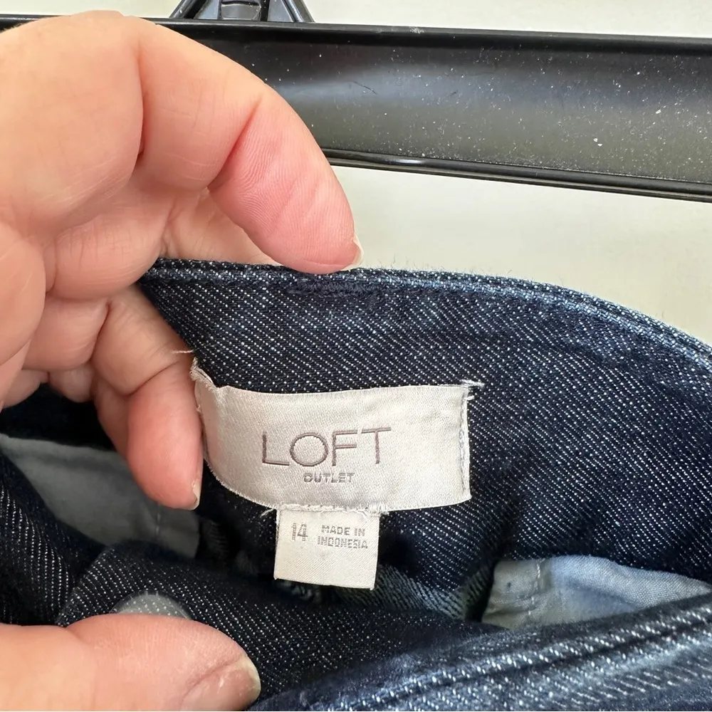 LOFT Women’s 4” Dark Denim Shorts Tailored Design Size - Image 6