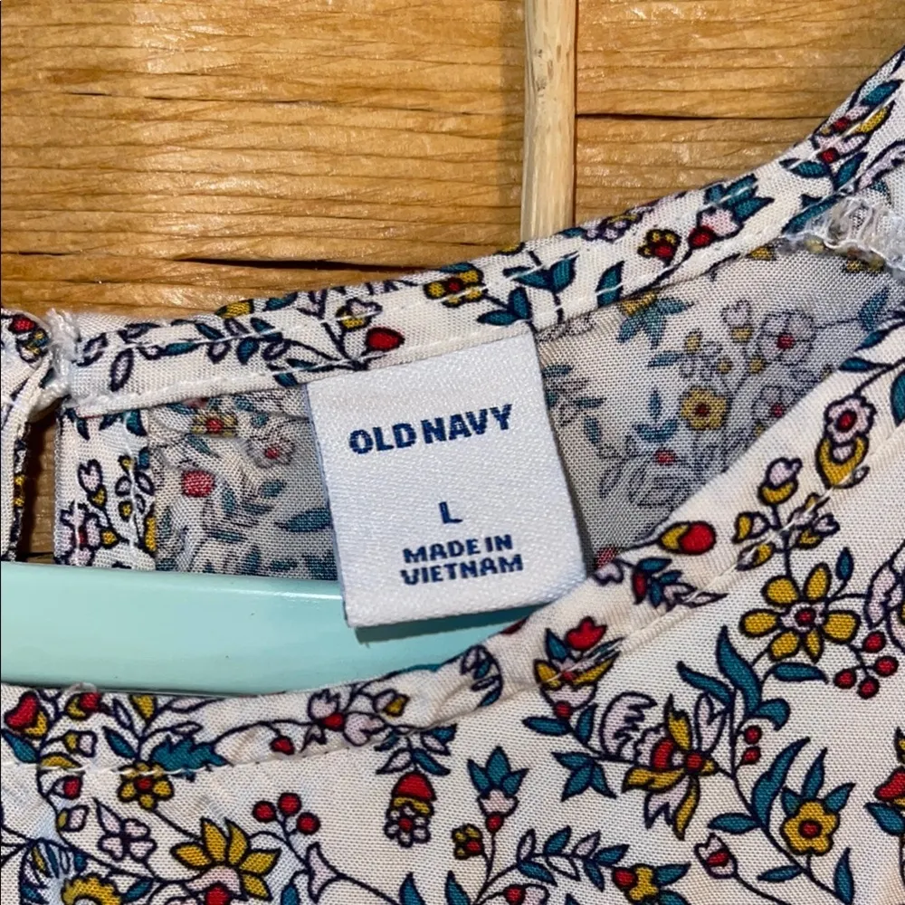 Old Navy Blue Floral Tank Top - Image 2