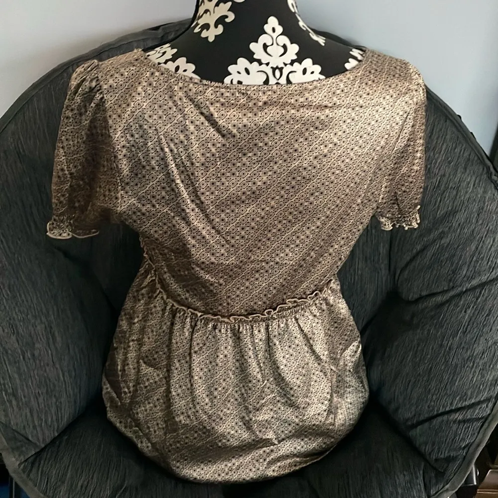 BCBGeneration Tan / Light Brown with Pattern Short Sleeve Top Size Medium - Image 6