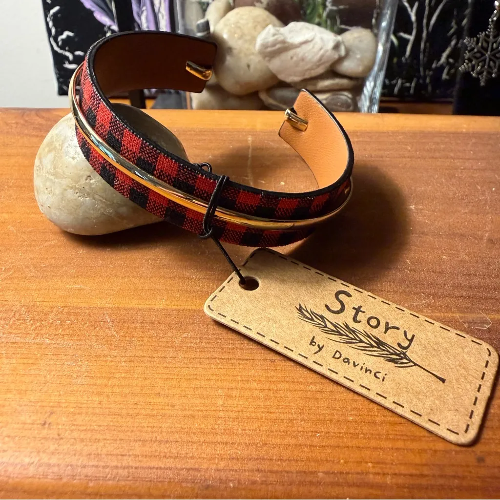 Story by DaVinci Black Red Gingham Check Bracelet with Gold Metal Detail NEW - Image 5