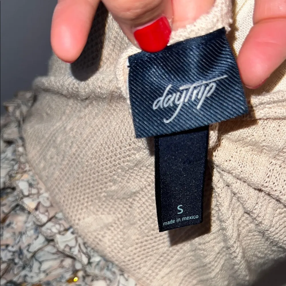 Daytrip Beige Floral Dress Size‎ Small - Image 3