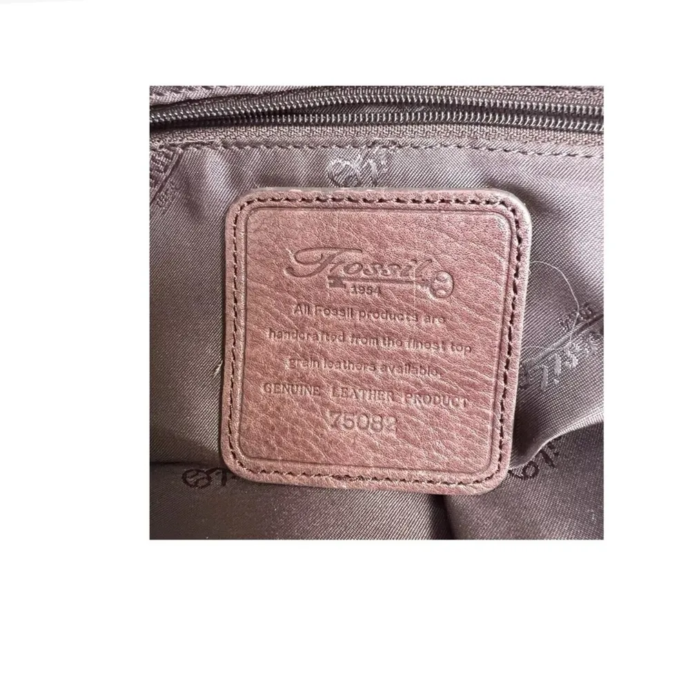 Fossil Pebbled Leather Single Adjustable Strap Shoulder Handbag - Image 6