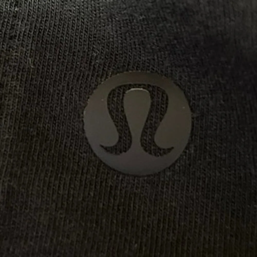 Lululemon Women's Black Knit Short Sleeve Crew Neck Basic Tee T - Image 3