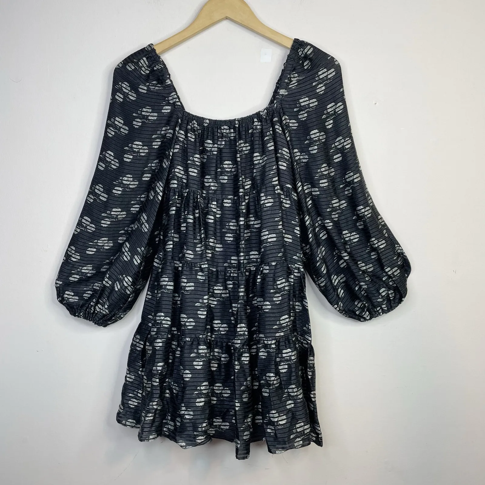 Alice + Olivia Rowen Tiered Long Sleeve Floral Mini Dress Black Cream womens XS - Image 4