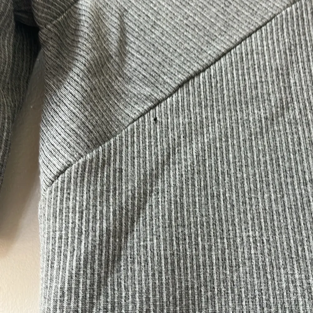 H&M | Grey Straight Dress Size 8 Mock Neck Short Sleeve - Image 3