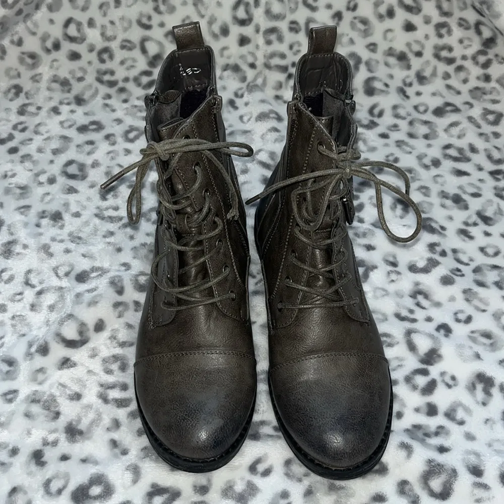 ID Required Boots Gray Size 10 - Image 4