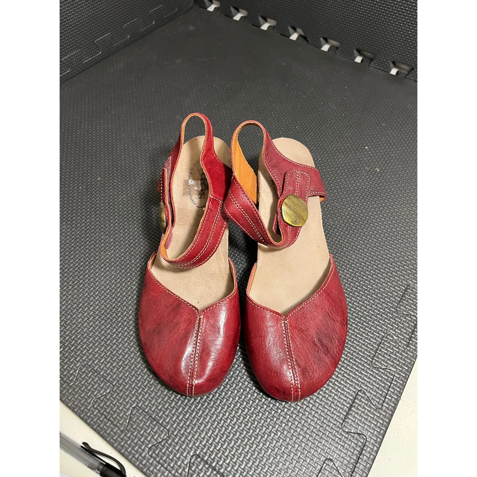 Taos‎ Women's Penelopeep Wedge Sandal Red Leather Shoes Size 37 US 6 - Image 2