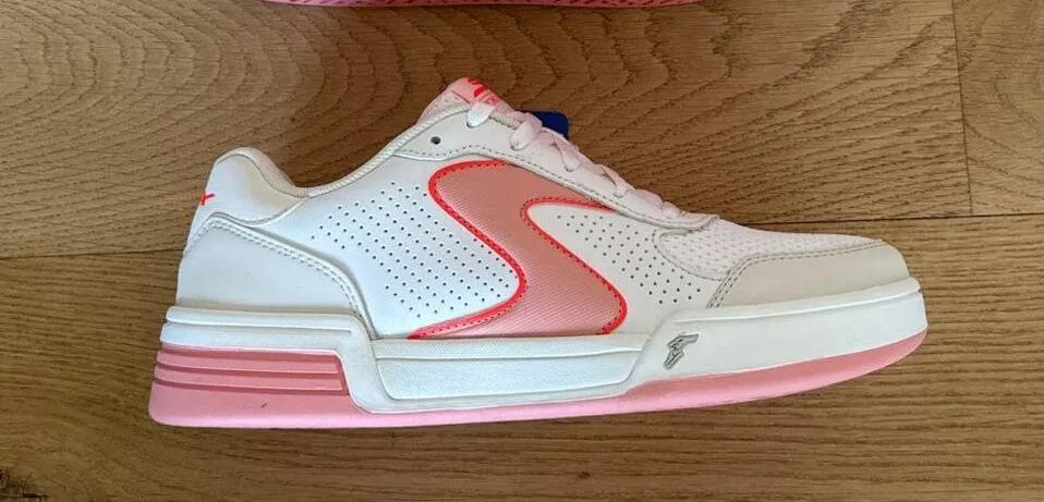 Skechers - Viper Court Classic Sneakers in Cream & Peach - Image 4