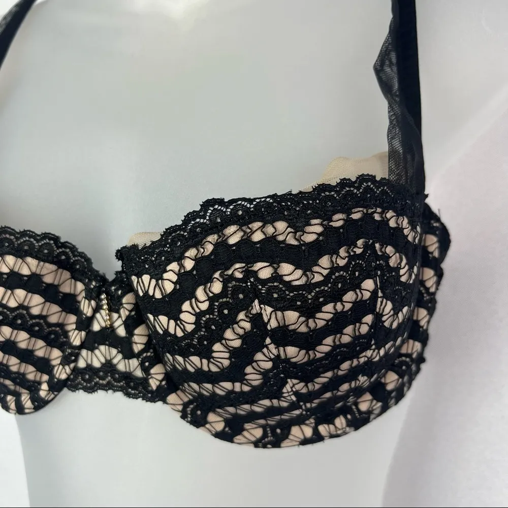 Victoria's Secret Black & Nude Lace Push Up Bra 32D - Image 4
