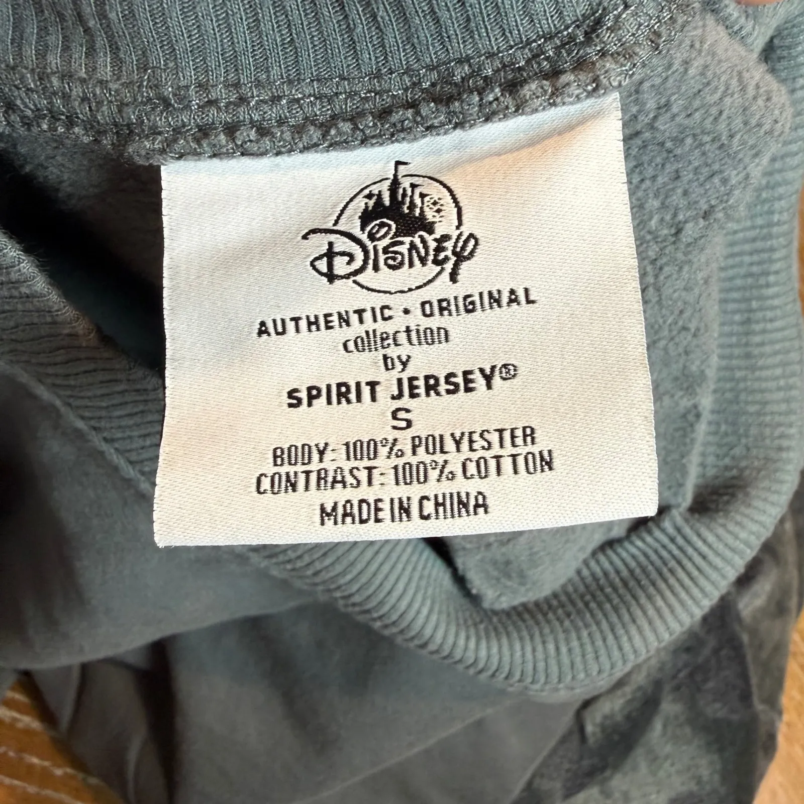 Disney World Spirit Jersey Pullover Sweatshirt Velour Plush Gray Size Small - Image 4