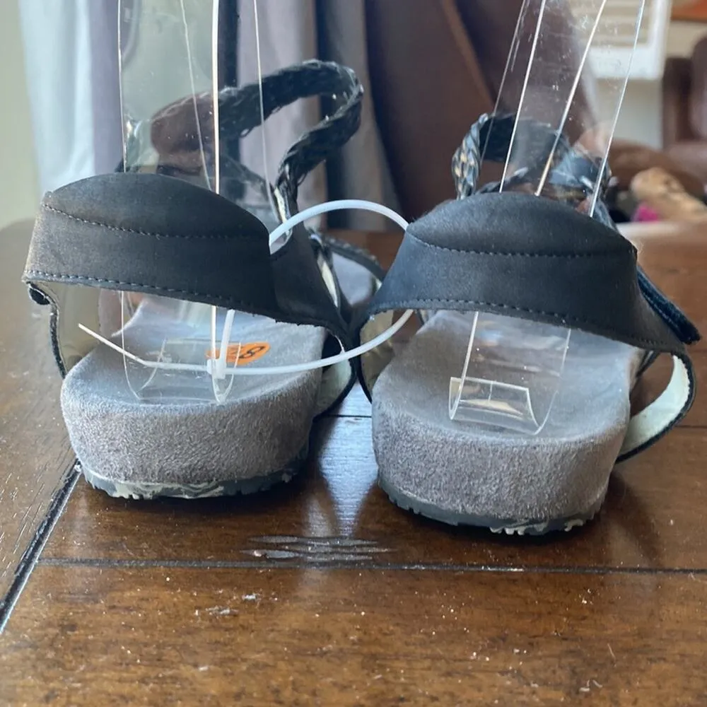 JBU Loretta vegan leather braided strappy sandals excellent condition sz 8.5 - Image 6