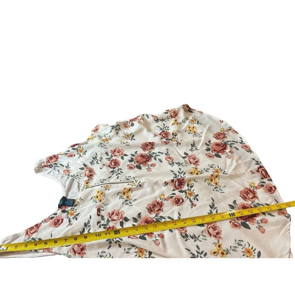 Rue 21 Plus Cream Floral Sleeveless Sheer Front Stretchy Back Flowy Top 3x - Image 8