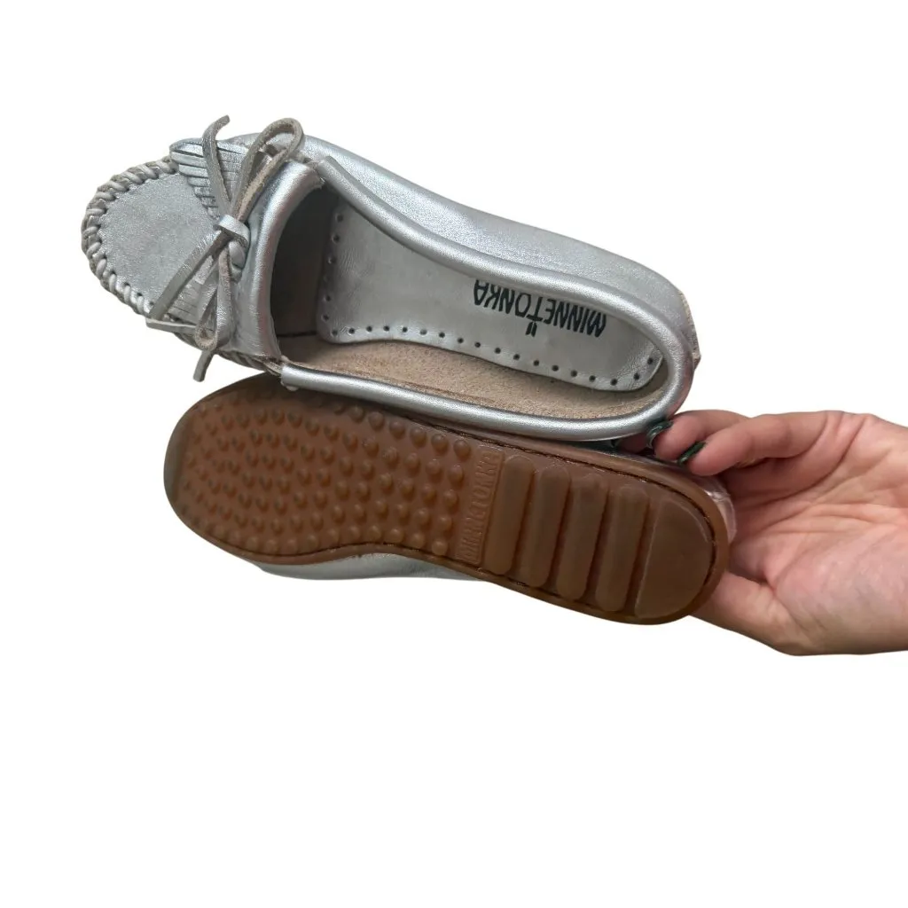 MINNETONKA Silver Leather Moccasins Flats Size US 6 - Image 3